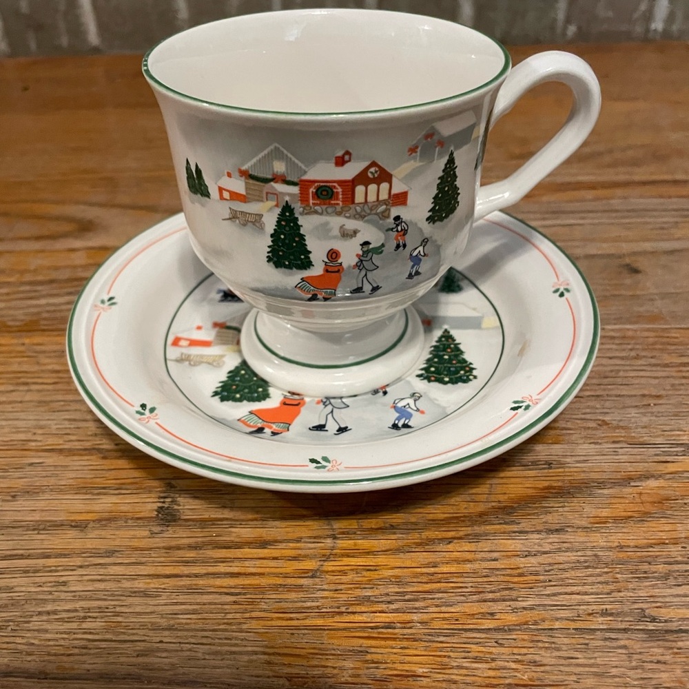 Beautiful Christmas China Sango 1 saucer and 1 cup‎